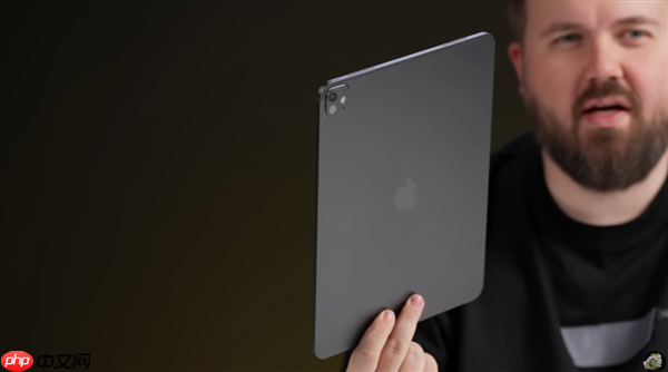苹果最强平板!M5版iPad Pro开箱上手提前泄露:升级12GB内存 GPU性能大涨