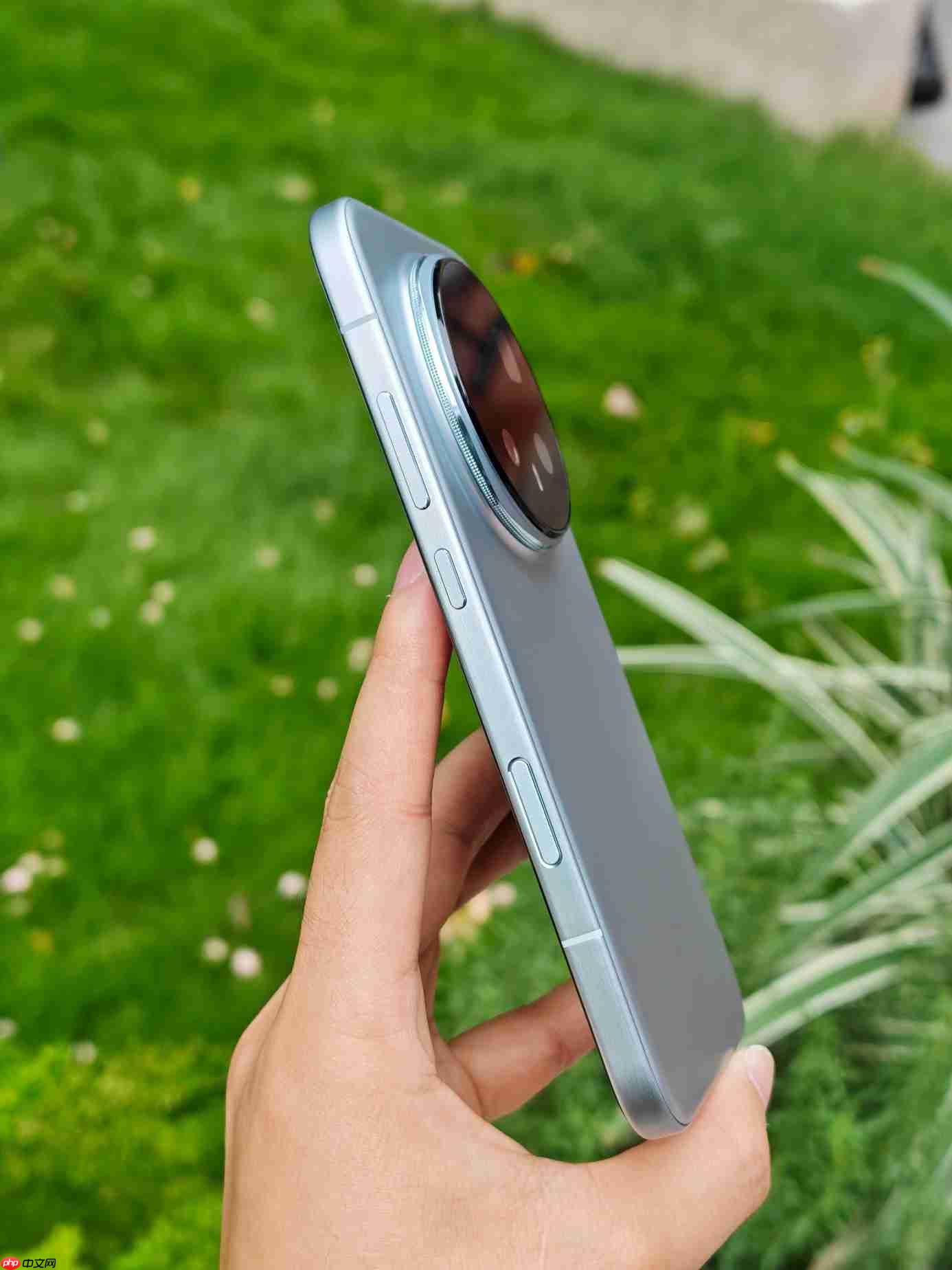 荣耀Magic8 Pro真机实拍：独享3D人脸识别的骁龙8至尊旗舰