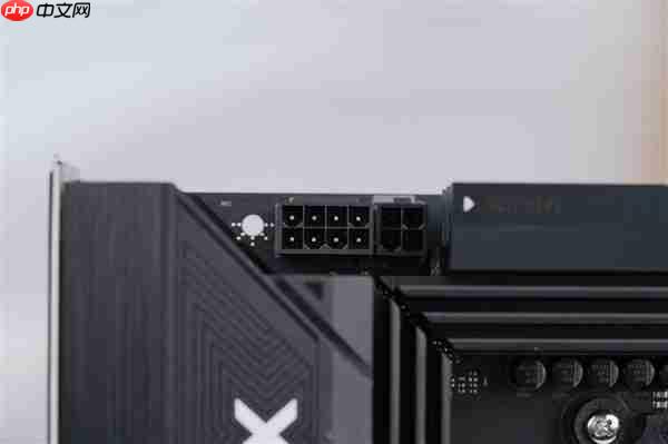 高性价比游戏利器！七彩虹战斧B850M超级黑刃主板图赏