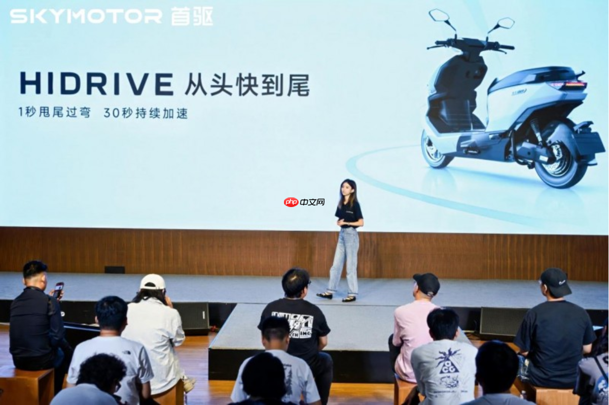 首驱发布“智能出行机器人”,三大行业技术重塑两轮赛道