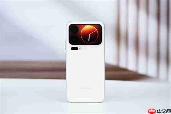 多一块屏对标iPhone 17 Pro Max！小米17 Pro Max图赏