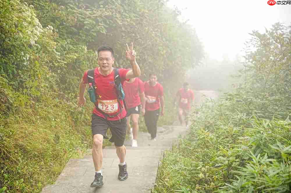 2025 遵义桐梓尧龙山镇登山挑战赛圆满结束