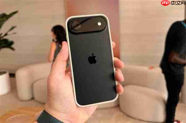 iphone air到手仅一天就翻车:镜头内出现水雾