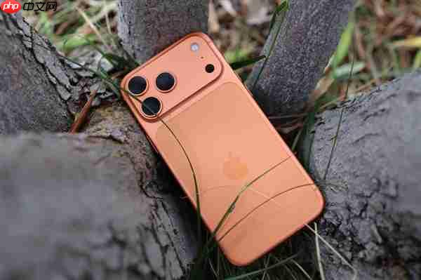 第一批iphone 17贴膜受害者出现了：贴膜工具把边框划伤 果粉心疼