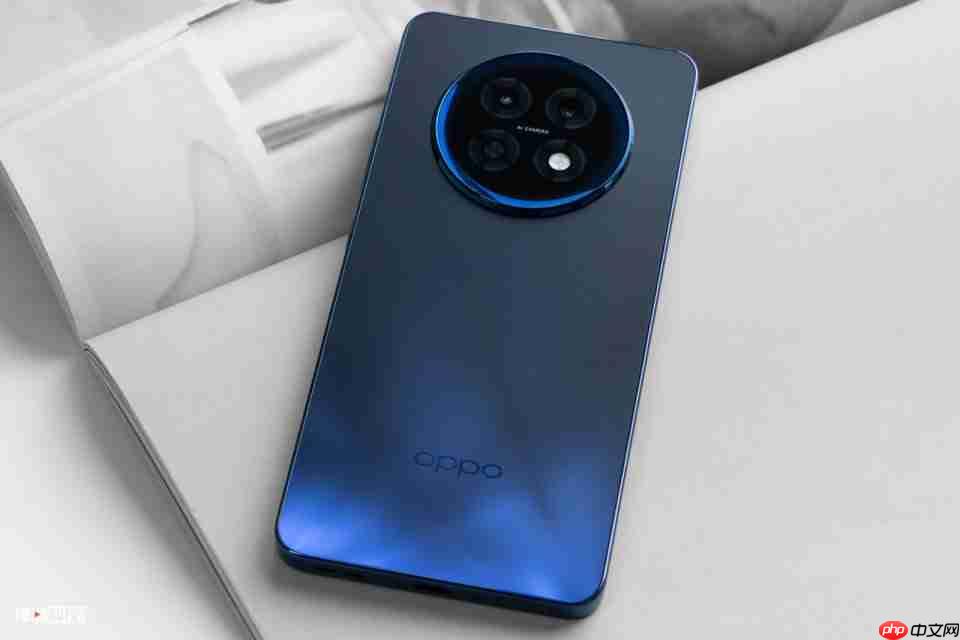 潮流双色设计，OPPO K13s尽显个性魅力