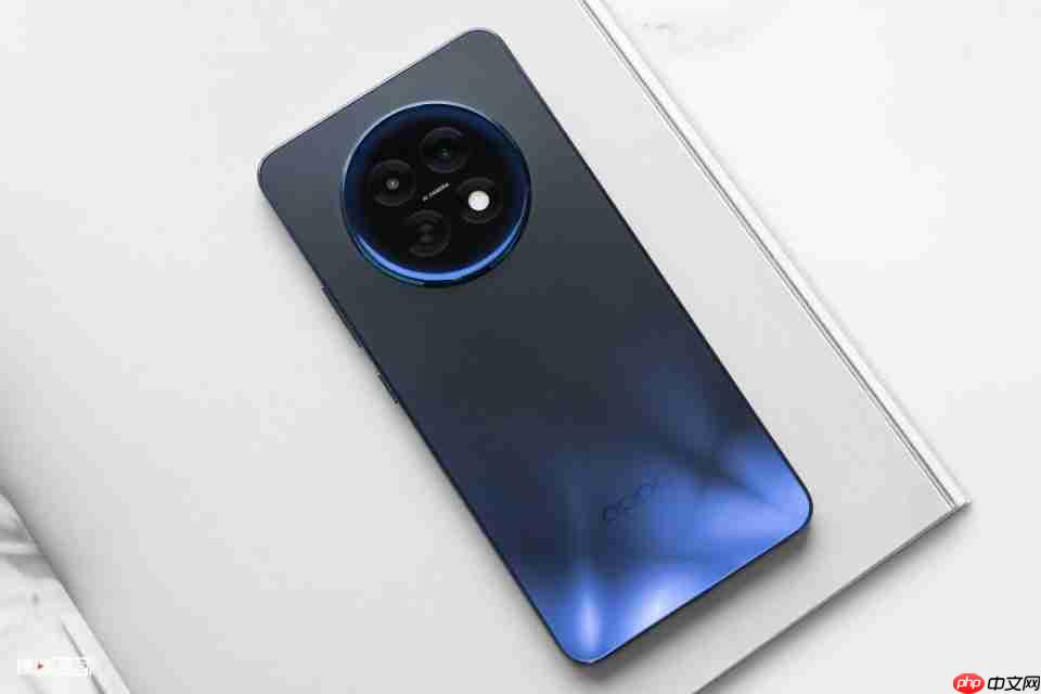 山海通信搭配大容量电池,OPPO K13s 给你不一样的体验