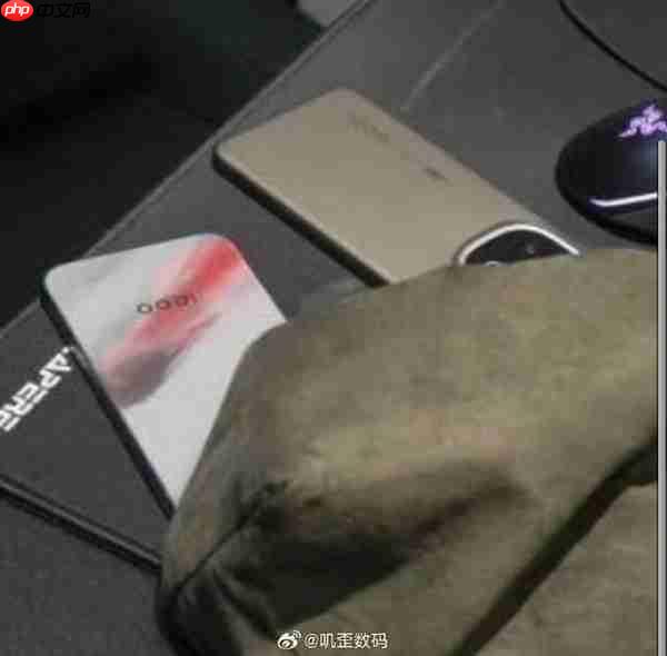 iQOO 15真机图曝光！延续上代设计 新增两款配色？