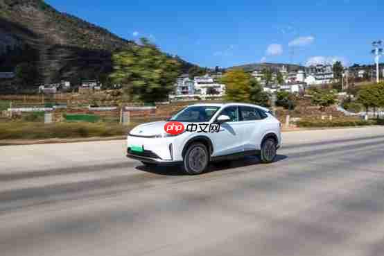 10万左右SUV选什么?荣威D5XDMH:续航空间智能拉满