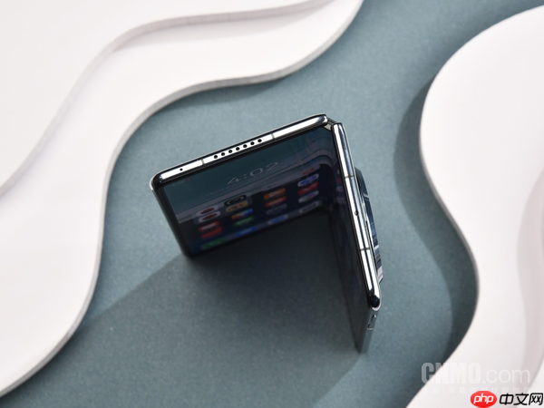 暑期出游旗舰首选！华为Mate X5让你旅途更缤纷