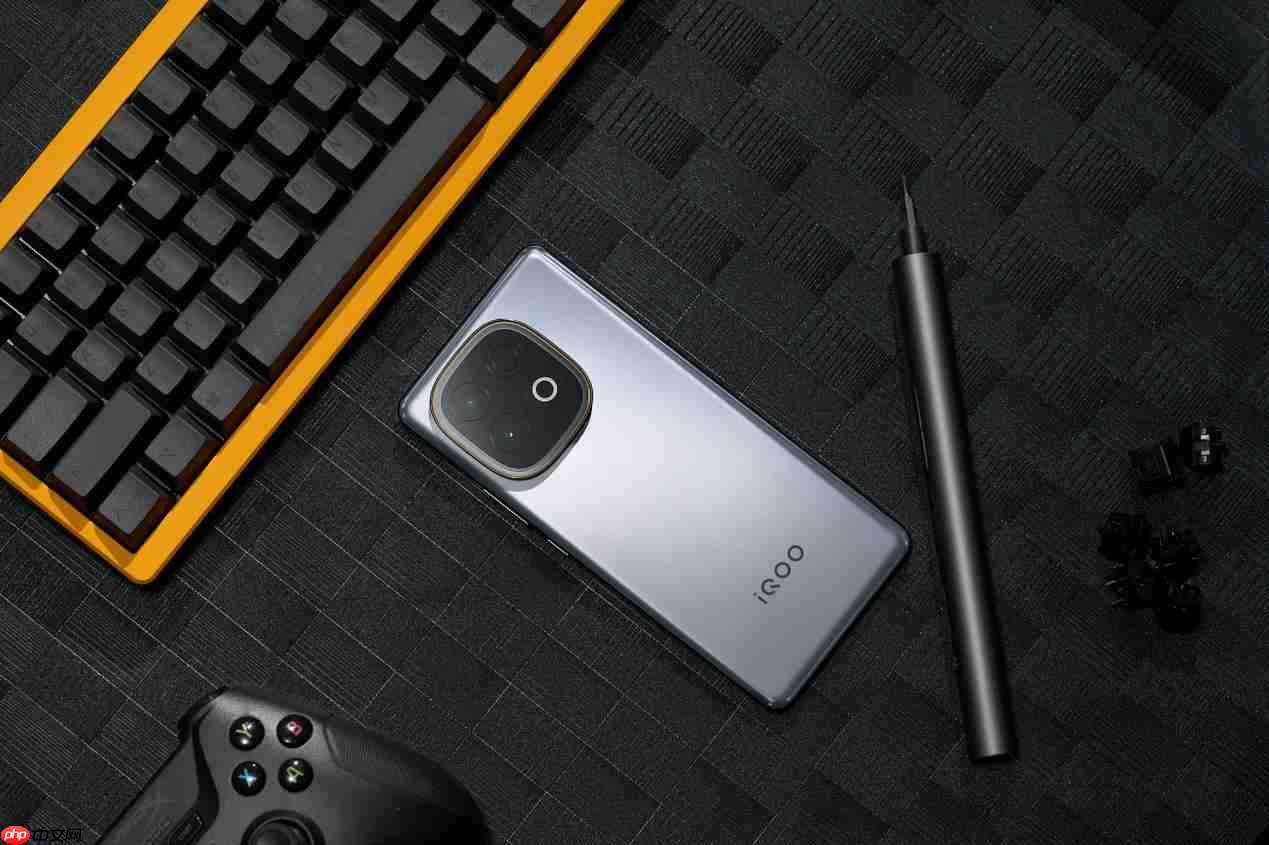 iQOO Z10 Turbo+发布！性能续航双王炸，超分超帧畅玩!