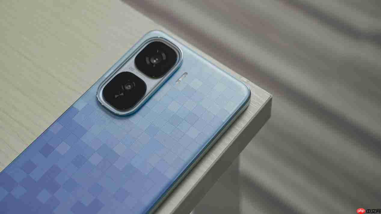 iQOO Neo10 Pro+屏幕大升级：同档最强2K珠峰屏惊艳登场！