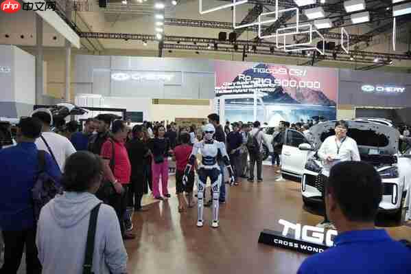 AiMOGA墨甲机器人惊艳亮相印尼车展，加速东南亚智能销售布局