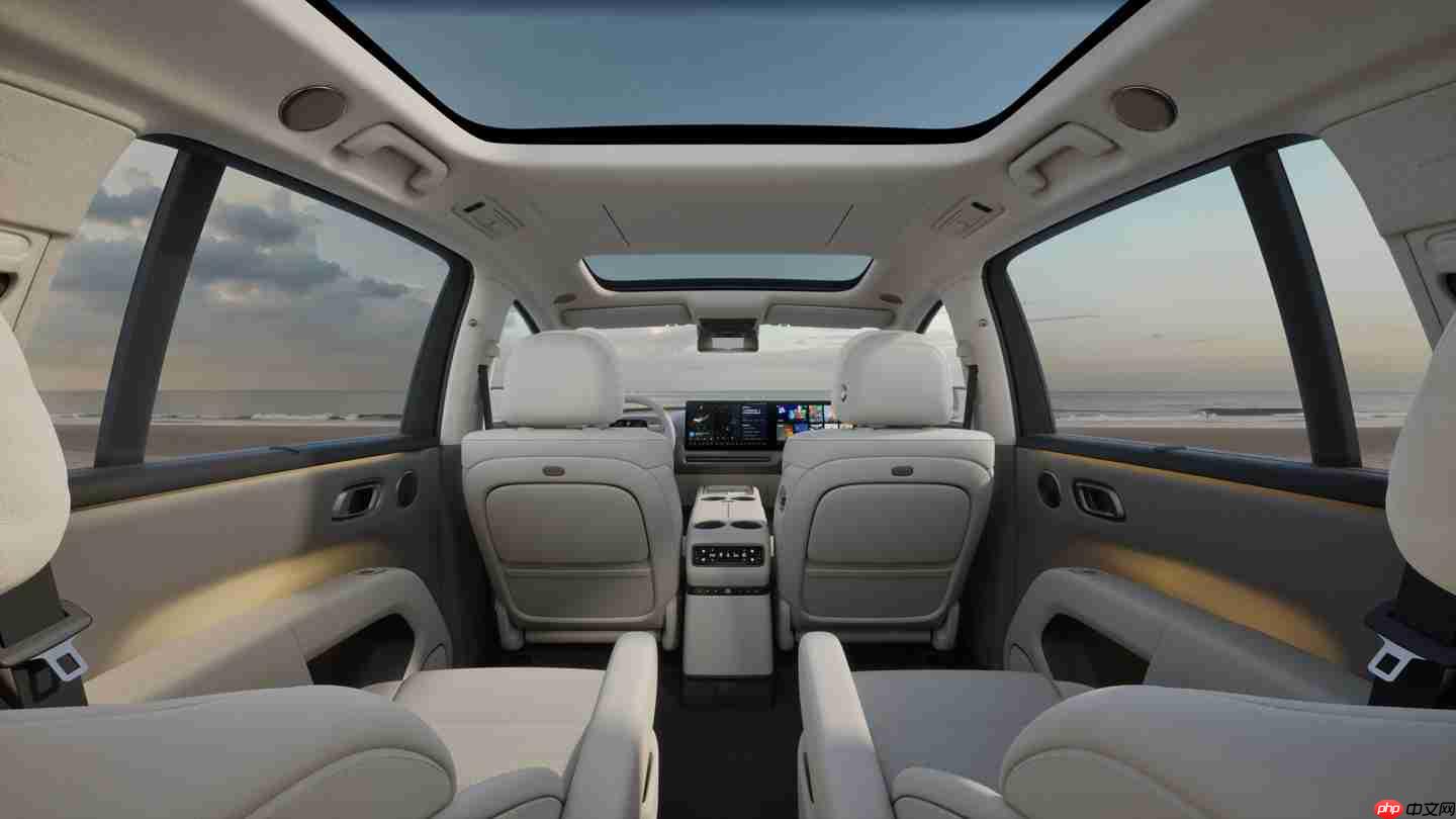 李想自嘲第一次看见理想 i8 觉得有点丑，越看越顺眼