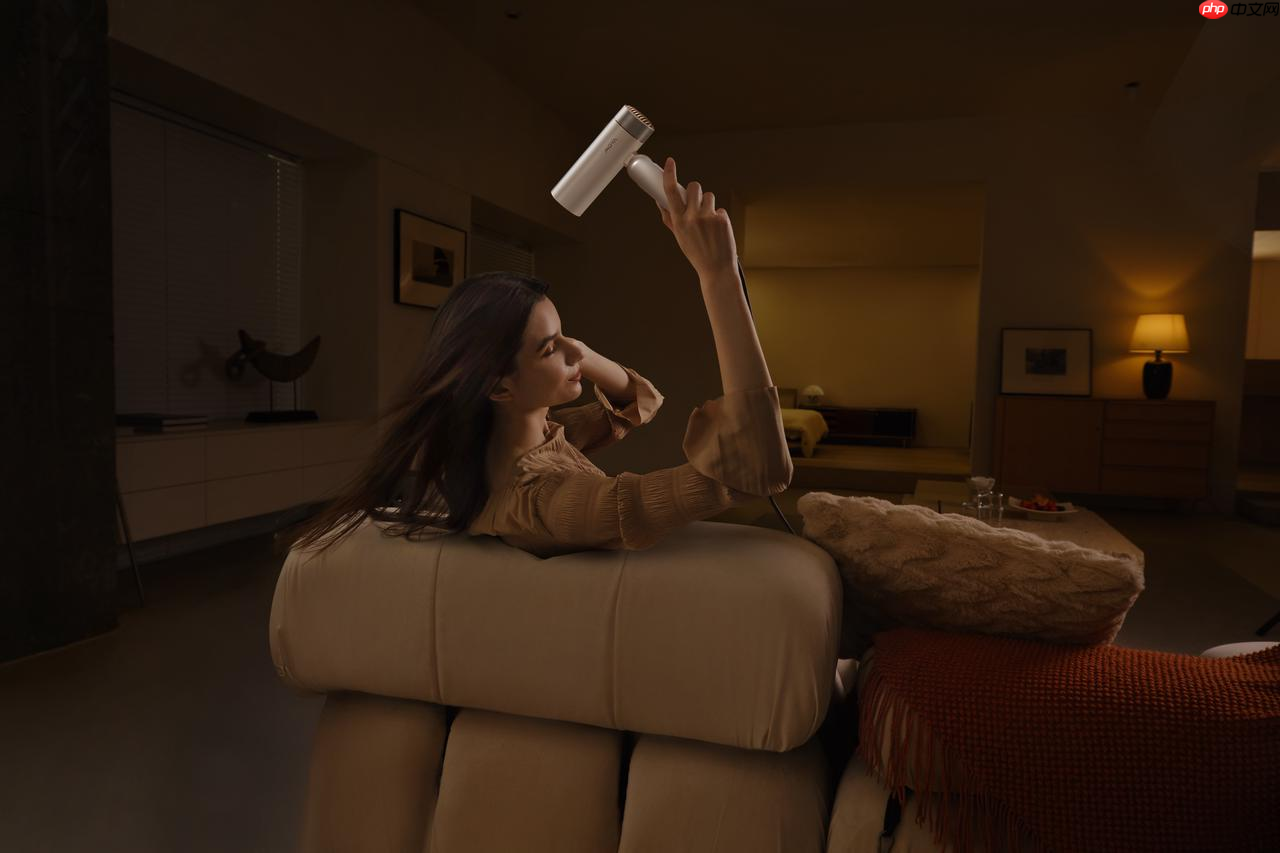 百变造型解锁！MOVA口袋折叠吹风机Flip10预售开启