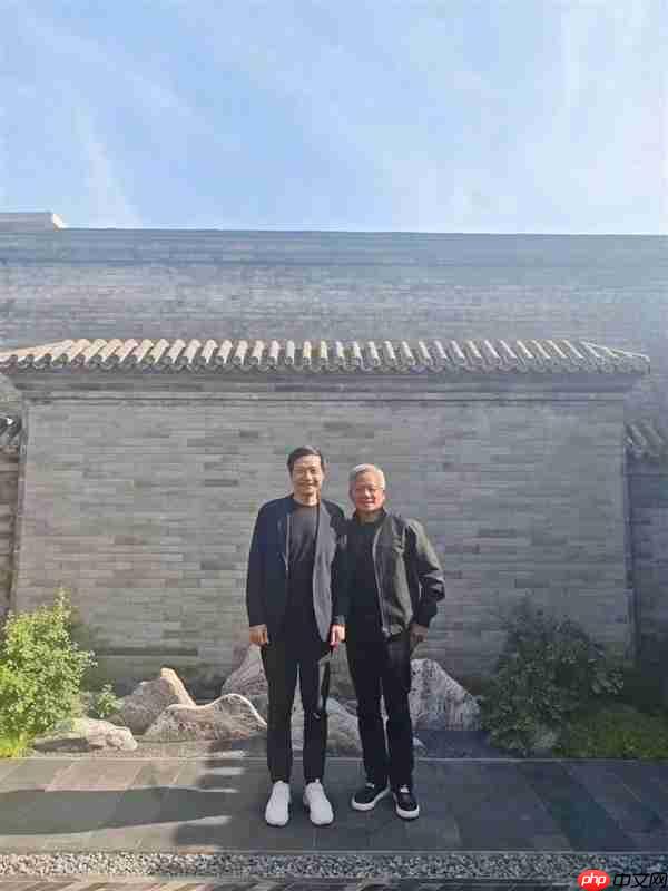 黄仁勋称中美AI研究交流至关重要:点赞中国AI开源