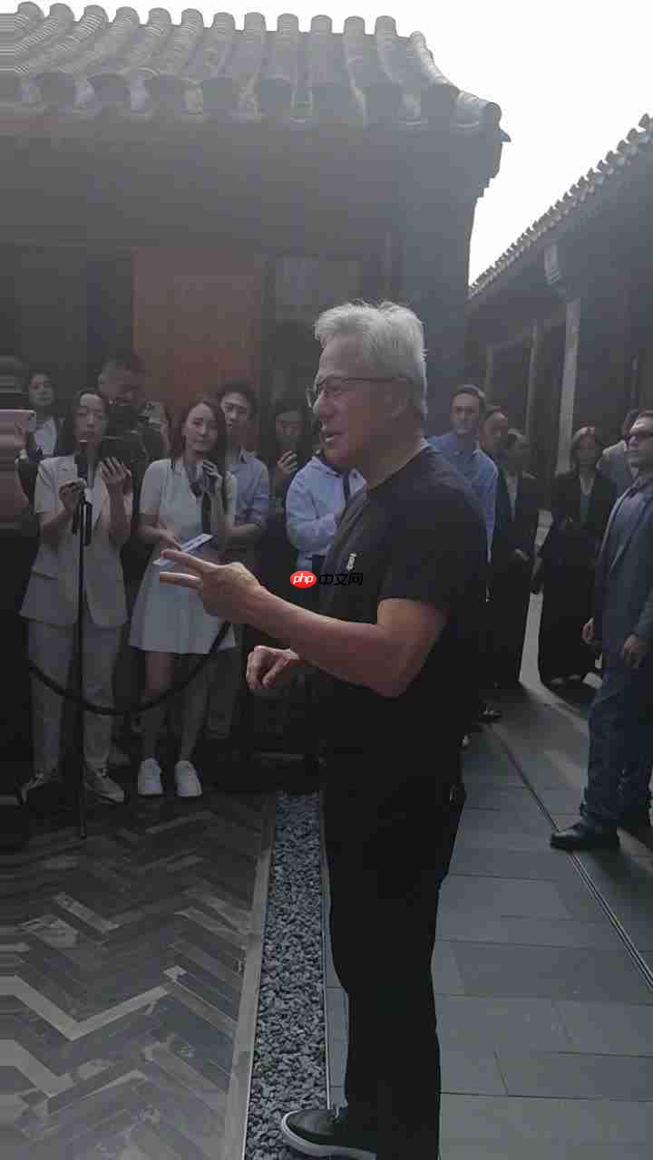 黄仁勋回应是否与宇树科技合作,称小米比亚迪出机器人也不意外