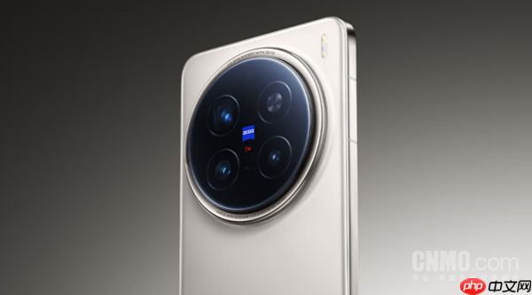 vivo X300 Pro被曝采用大R角直屏 保留2亿长焦镜头