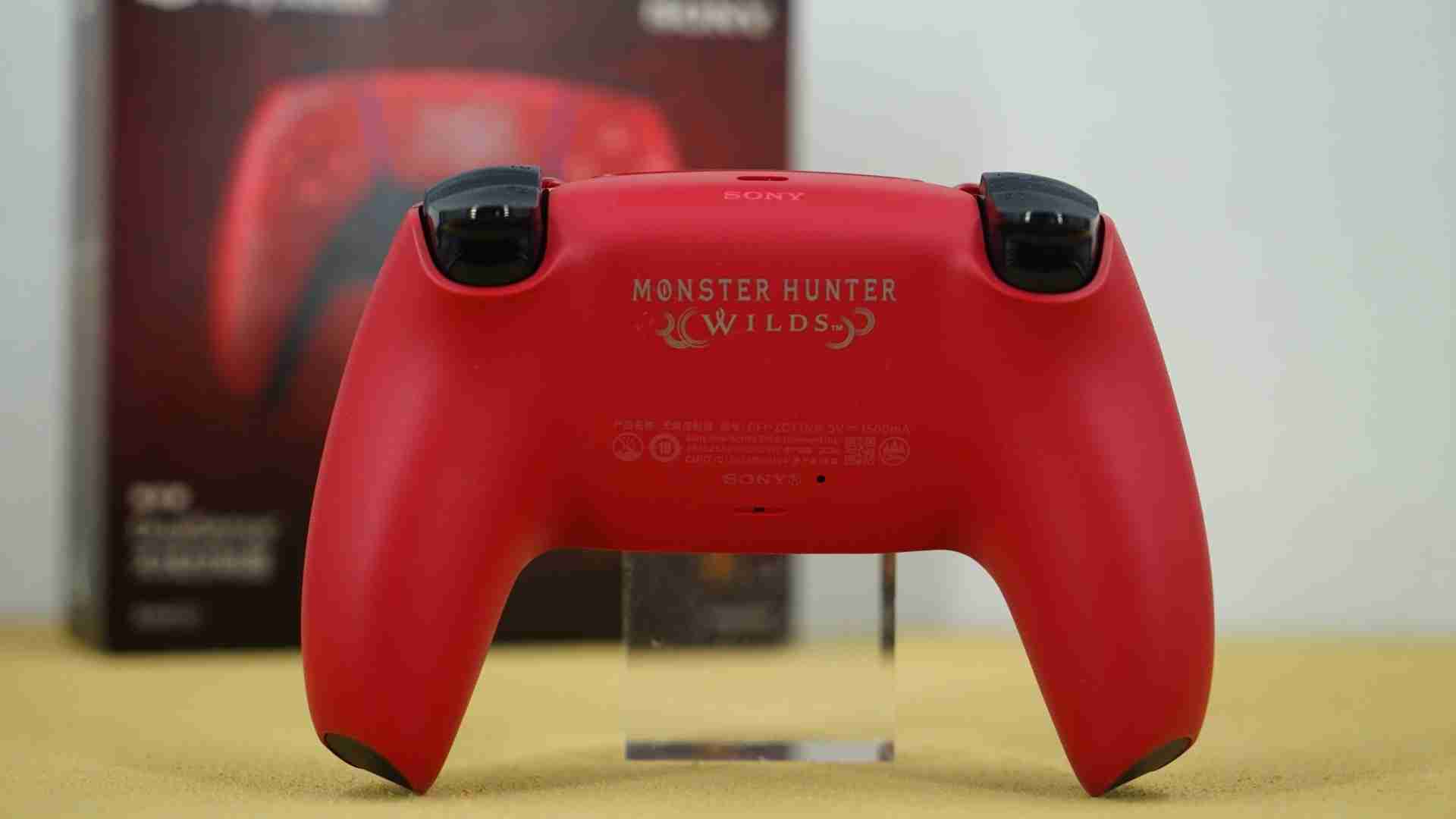 PlayStation《怪物猎人 荒野》联动限量PS5 DualSense手柄开箱图集