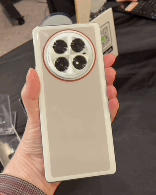 传音MWC秀肌肉:展示Infinix太阳能充电手机与变色墨水屏手机