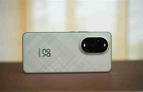 支持北斗卫星图片消息!华为nova 13 Pro图赏