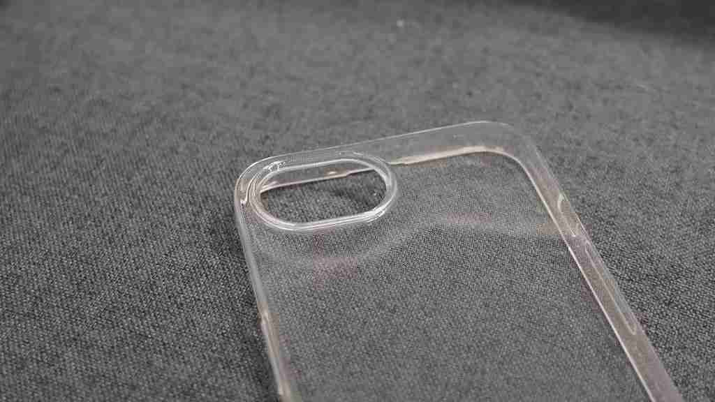 苹果iPhone SE 4手机壳曝光：单摄方案，尺寸差异恐不兼容iPhone 14手机壳