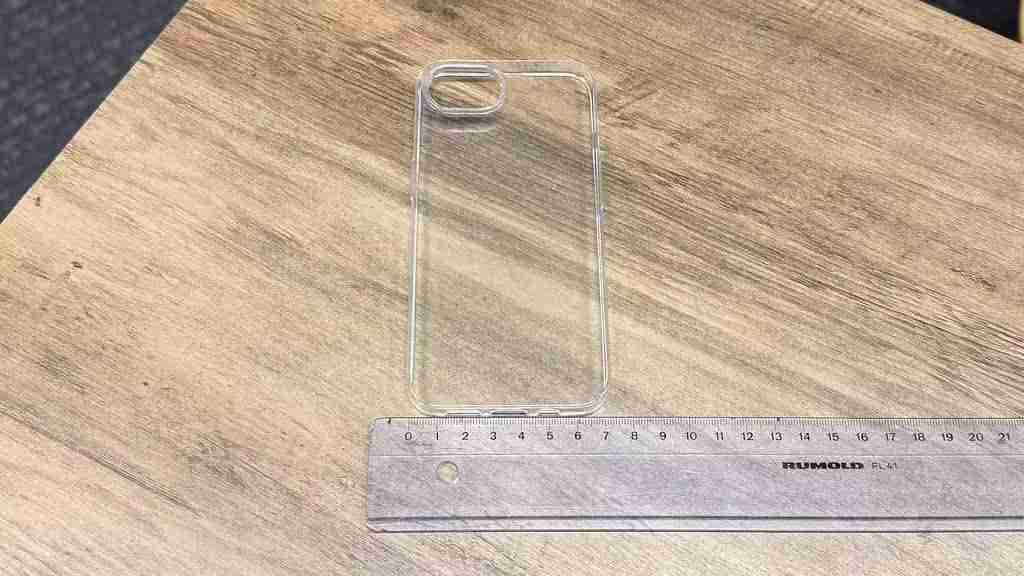 苹果iPhone SE 4手机壳曝光：单摄方案，尺寸差异恐不兼容iPhone 14手机壳