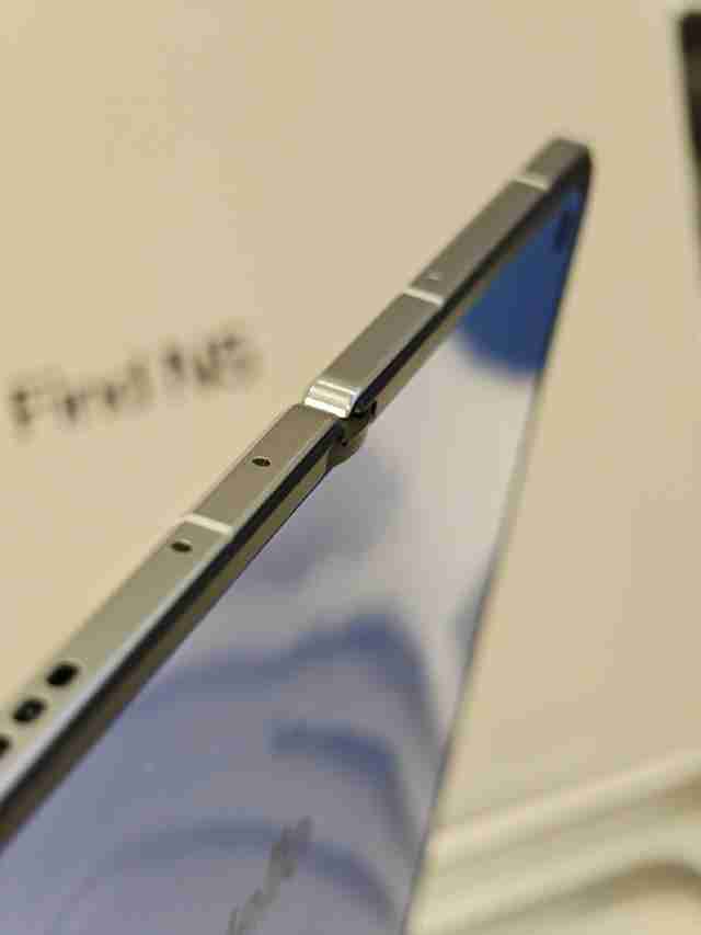 OPPO Find N5折叠屏真机细节图公布 配备三段式静音键