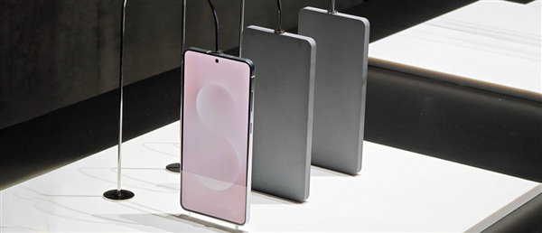 三星Galaxy S25 Edge官宣:超薄骁龙8至尊版旗舰 剑指iPhone 17 Air