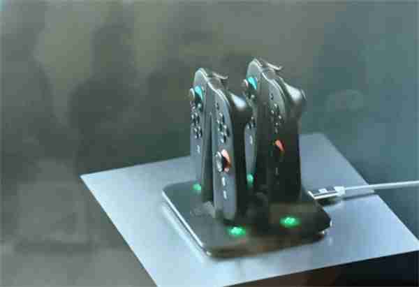 Switch2模型机展出 V字型充电桩与手柄样式曝光