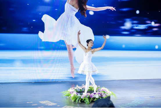 火烧箱体、置物架起舞!Leader冰箱竟在这场会上安然无恙