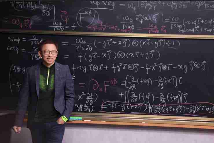 雨滴下落为何不伤人?张朝阳开启“数学马拉松”求解流体力学基本方程