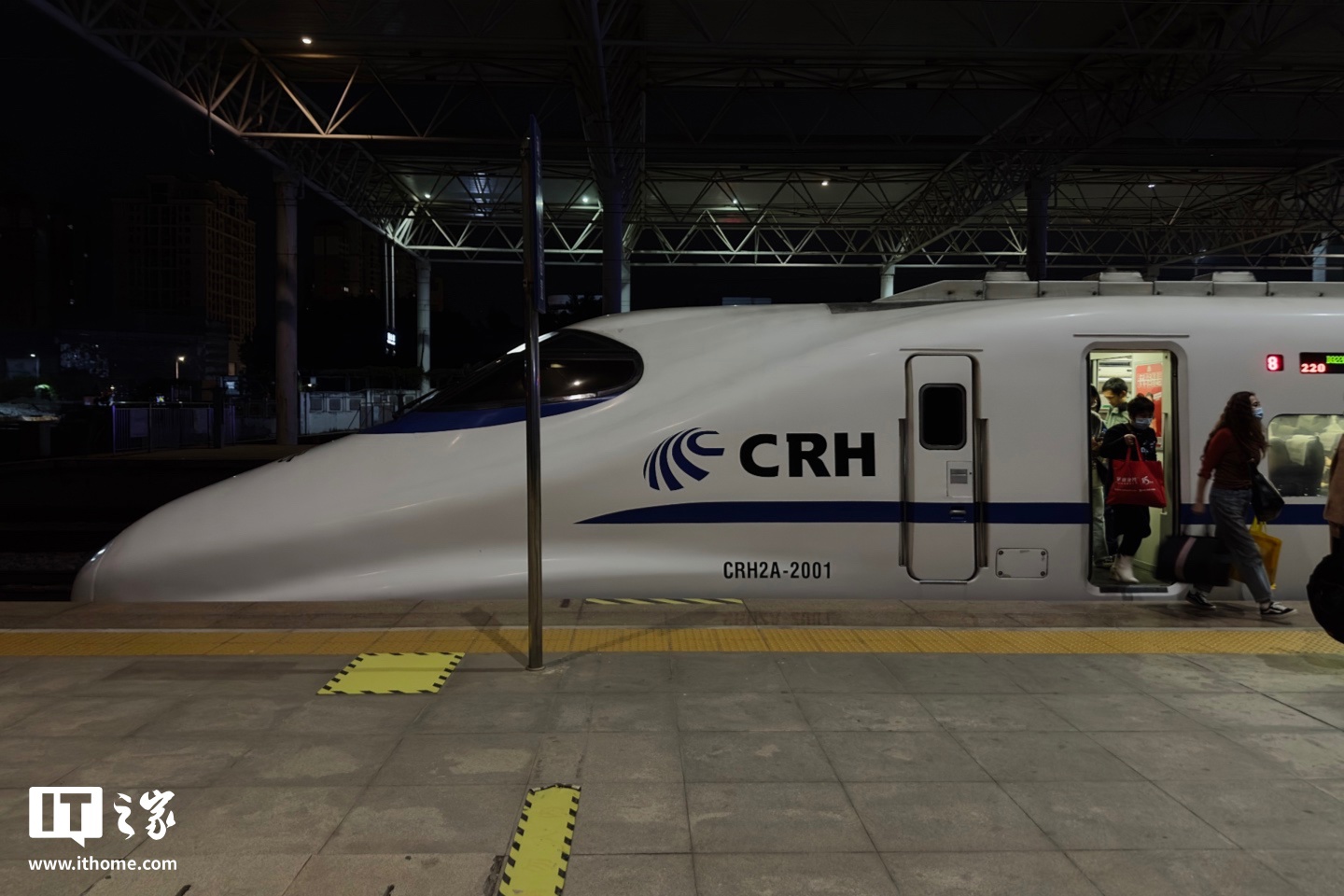 90 亿人次左右,2025 年春运交通出行预计创历史新高 90 亿人次左右,2025 年春运交通出行预计创历史新高