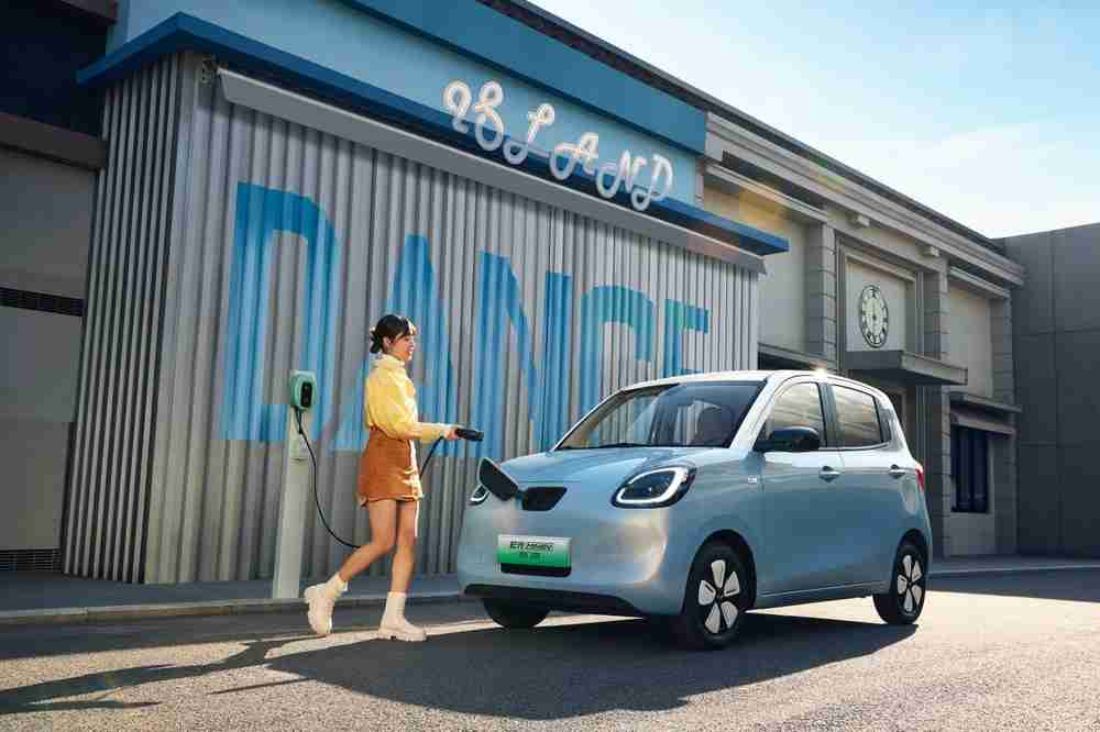 宏光MINIEV四门版配置公布，开启代步车2.0时代