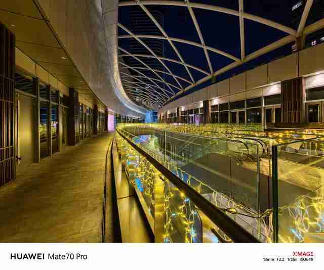 华为Mate 70 Pro拍照怎么样?红枫原色表现出色,96mm长焦彪悍