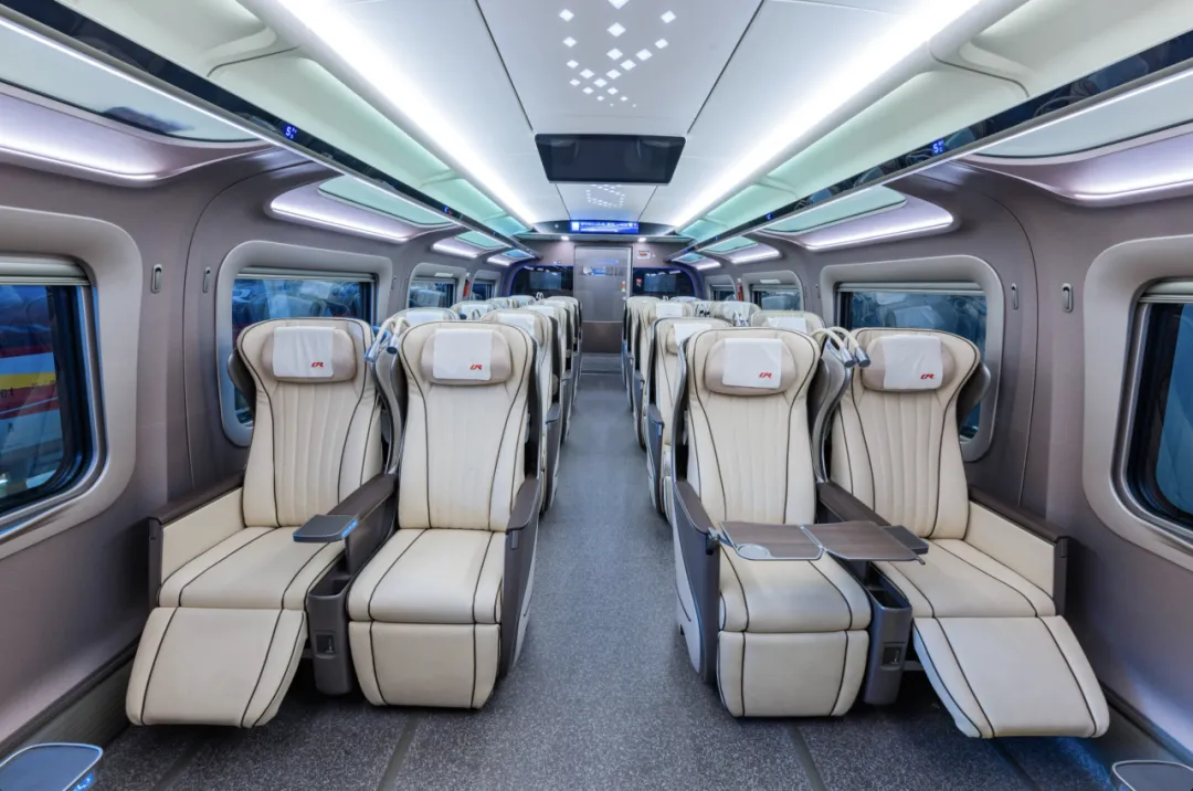 运营时速 400 公里全球最快,我国 CR450 动车组样车内饰、坐席等设计公布