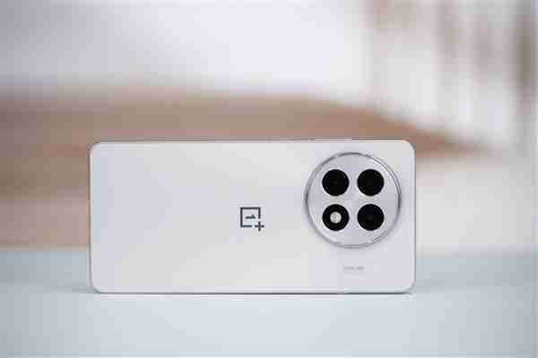 行业顶级1.5K直屏!一加Ace 5图赏