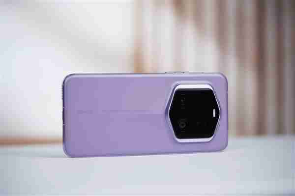 100倍变焦超远摄之王！荣耀Magic7 RSR保时捷设计图赏