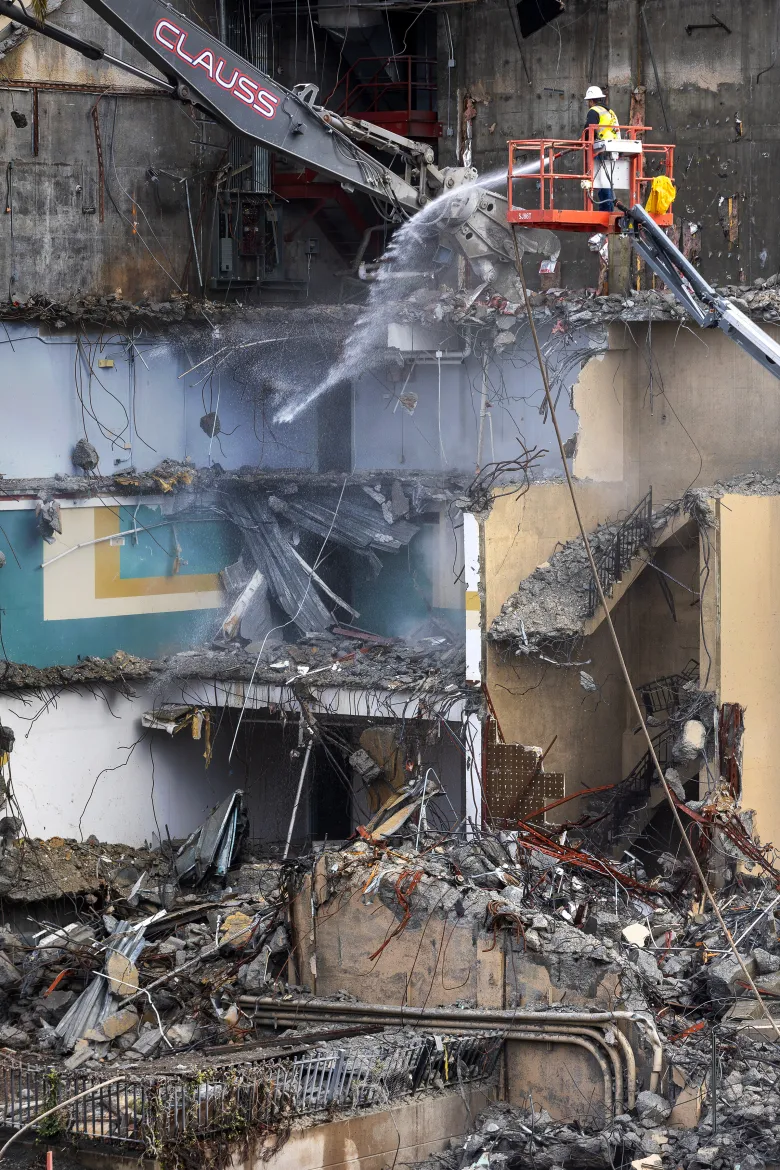 苹果历史地标弗林特中心谢幕,曾见证乔布斯发布初代 Macintosh 苹果历史地标弗林特中心谢幕,曾见证乔布斯发布初代 Macintosh