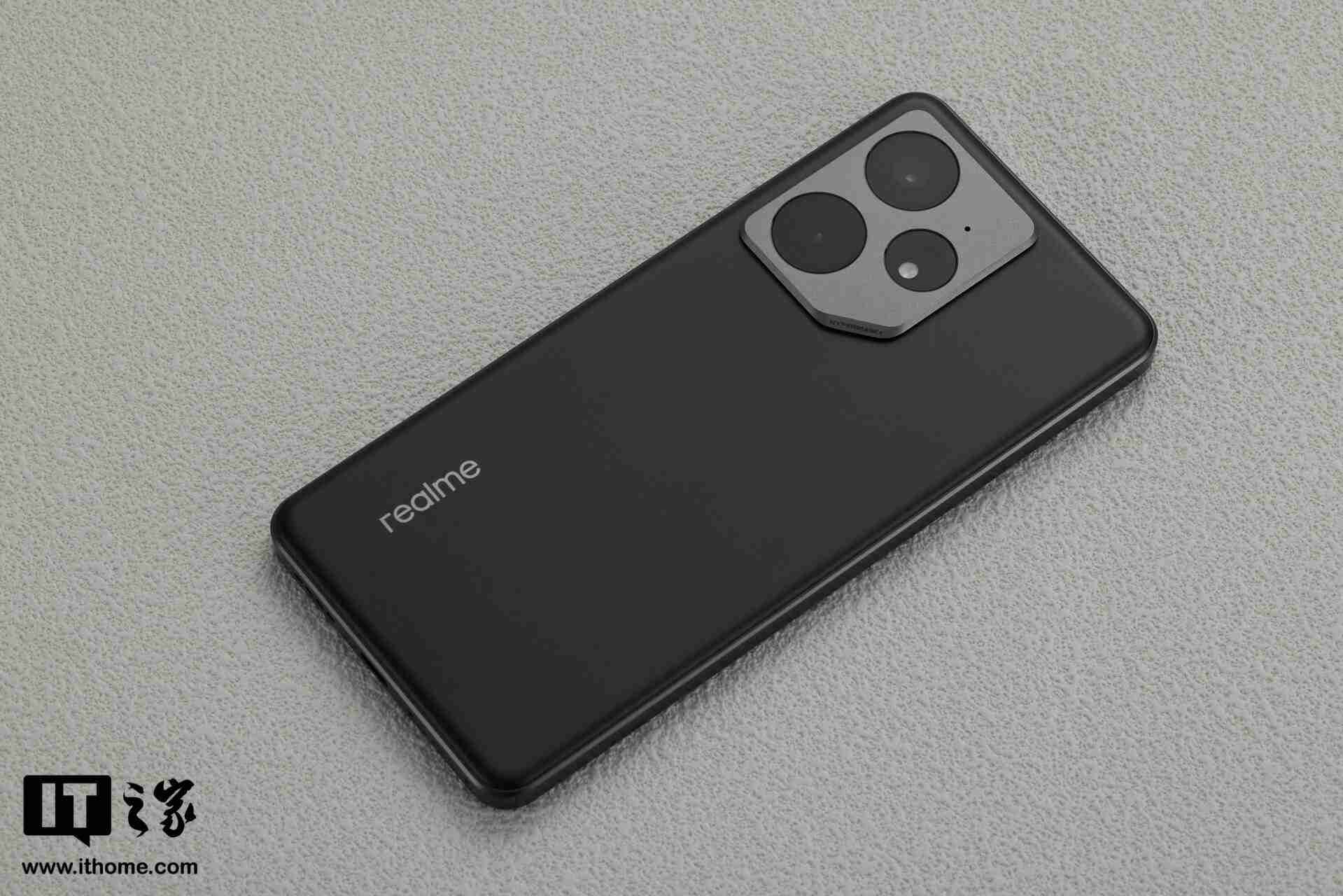 真我 Neo7 图赏:8.5mm 机身内竟塞进 7000mAh 大电池