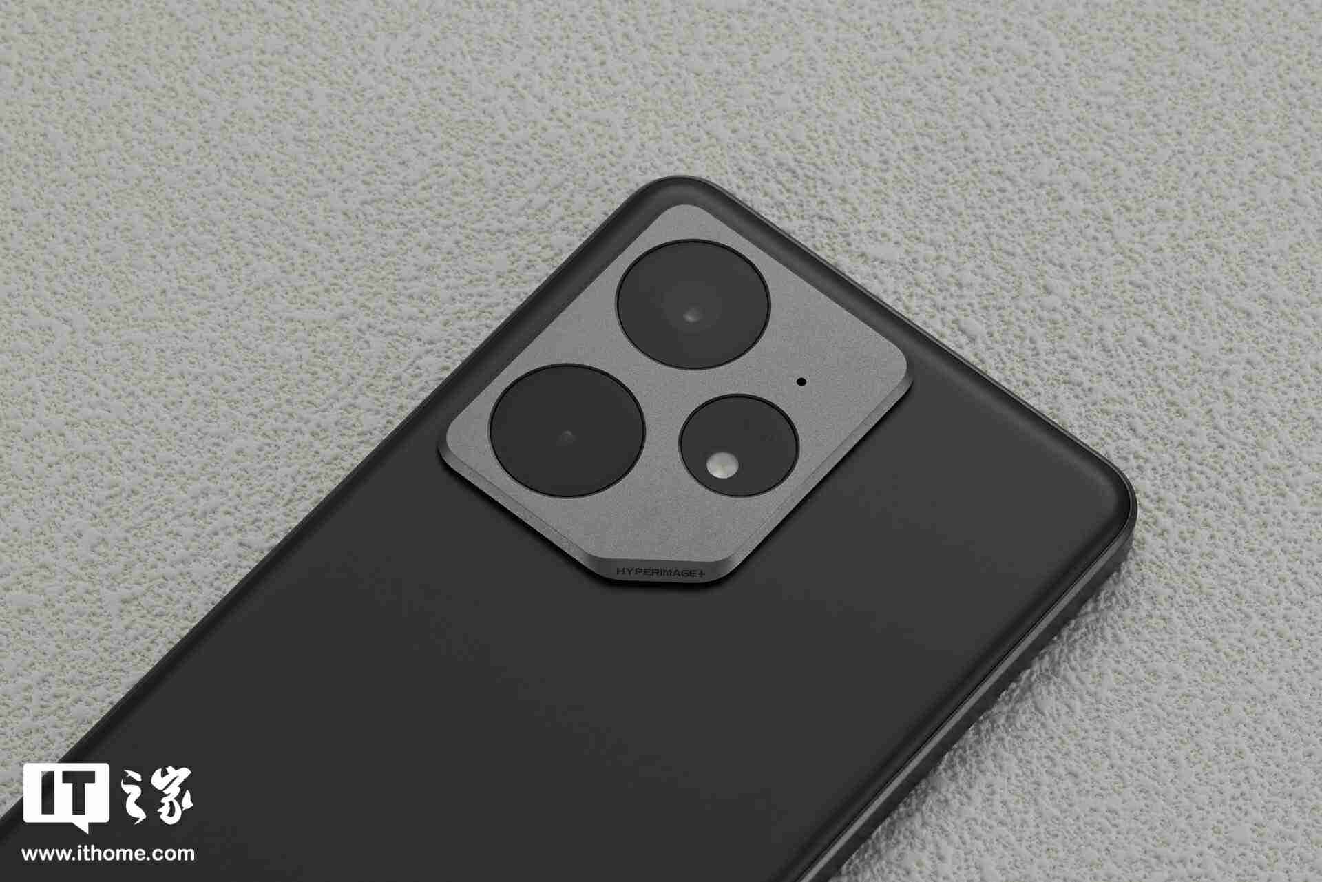 真我 Neo7 图赏:8.5mm 机身内竟塞进 7000mAh 大电池