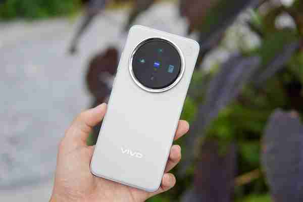 vivo X200S参数出炉:炫光问题将会解决