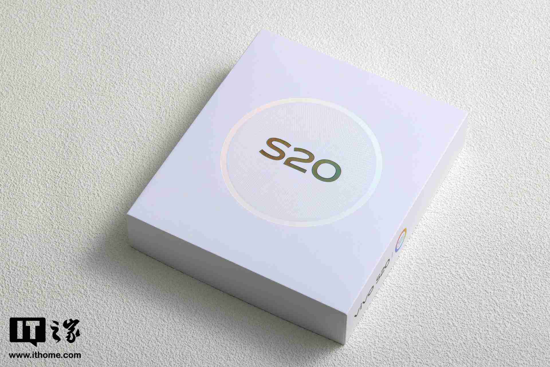 日出东方、美出东方:vivo S20「玉露白」图赏