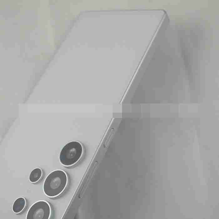三星 Galaxy S25 Ultra 手机机模照再曝光：直屏 + 方正机身