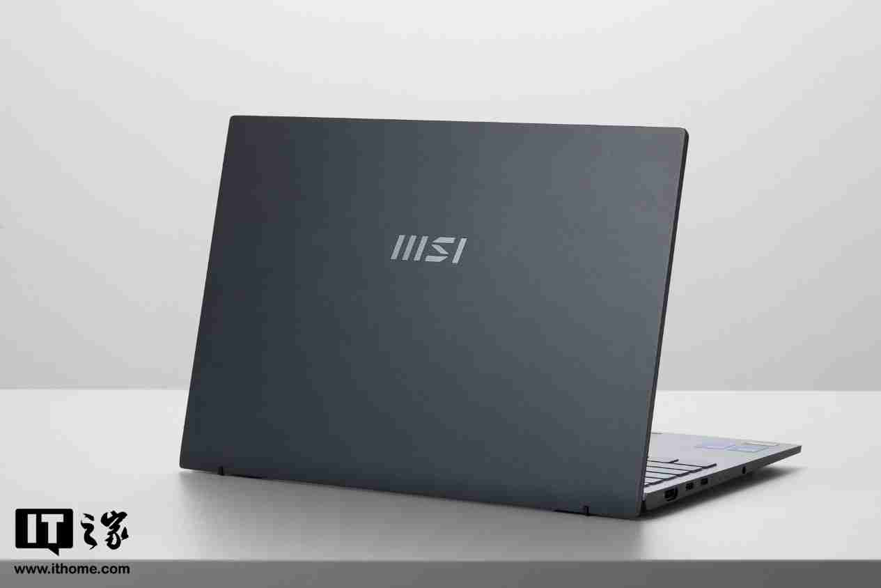 【IT之家开箱】微星尊爵 13 AI+ Evo 2024 图赏:990g 极致轻薄本