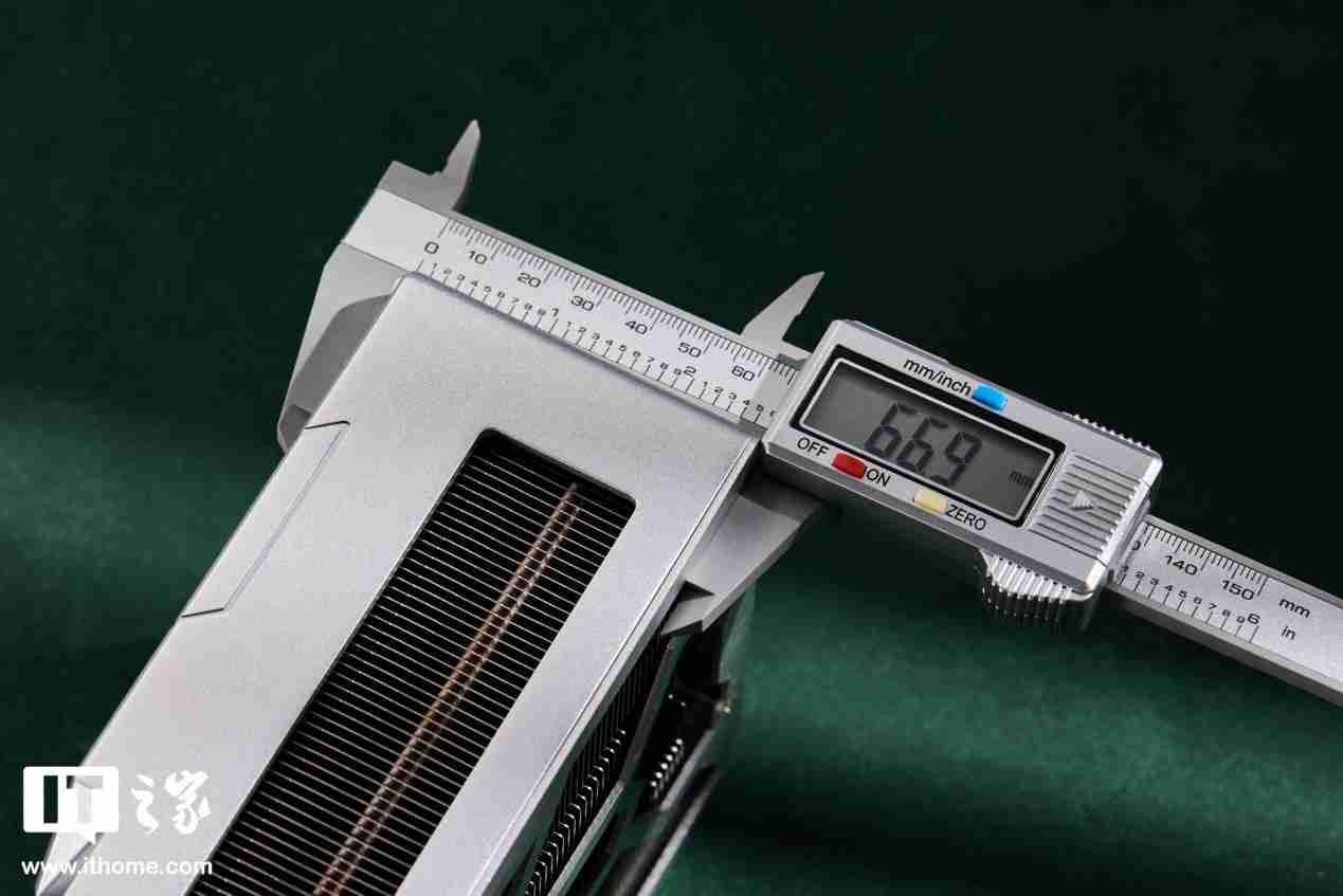 影驰 GeForce RTX 4070Ti SUPER 金属大师 Plus OC 评测:好散热榨干每一丝性能