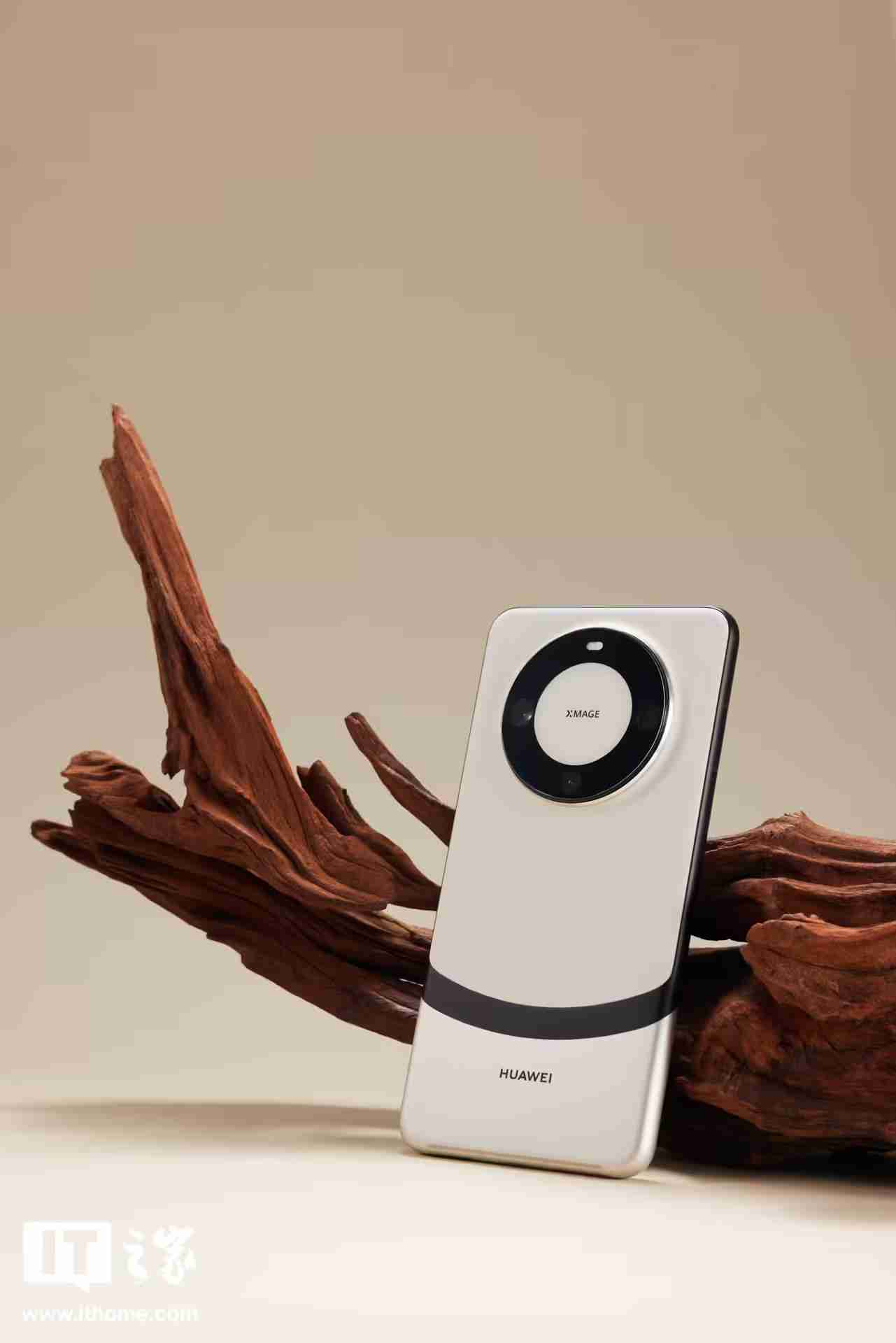 第三方保护壳厂商预热“华为新朋友”手机壳:硕大相机模组开孔、圆润R角