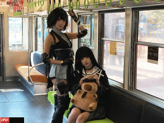 《鸣潮》×京阪电车联动开启!人气黑长直JK少女降临