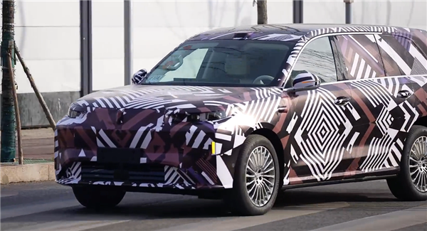 车长超5.3米的全尺寸 长城魏牌旗舰SUV谍照发布:转弯超灵活