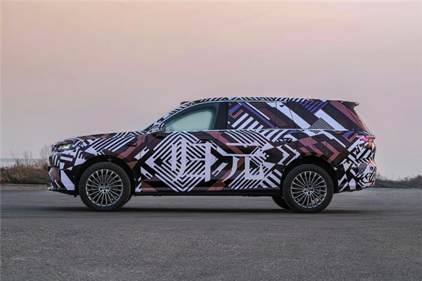 车长超5.3米的全尺寸 长城魏牌旗舰SUV谍照发布:转弯超灵活