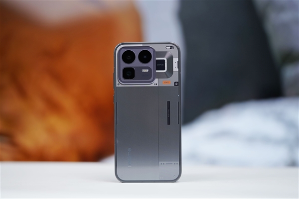 透明RGB光环 辨识度拉满！真我Neo8图赏